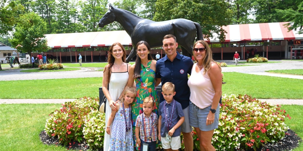 Sar Star Paddock Tour Family