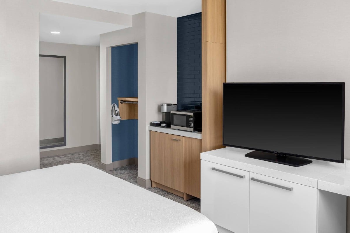 Hilton Garden Inn Queens Jfk
