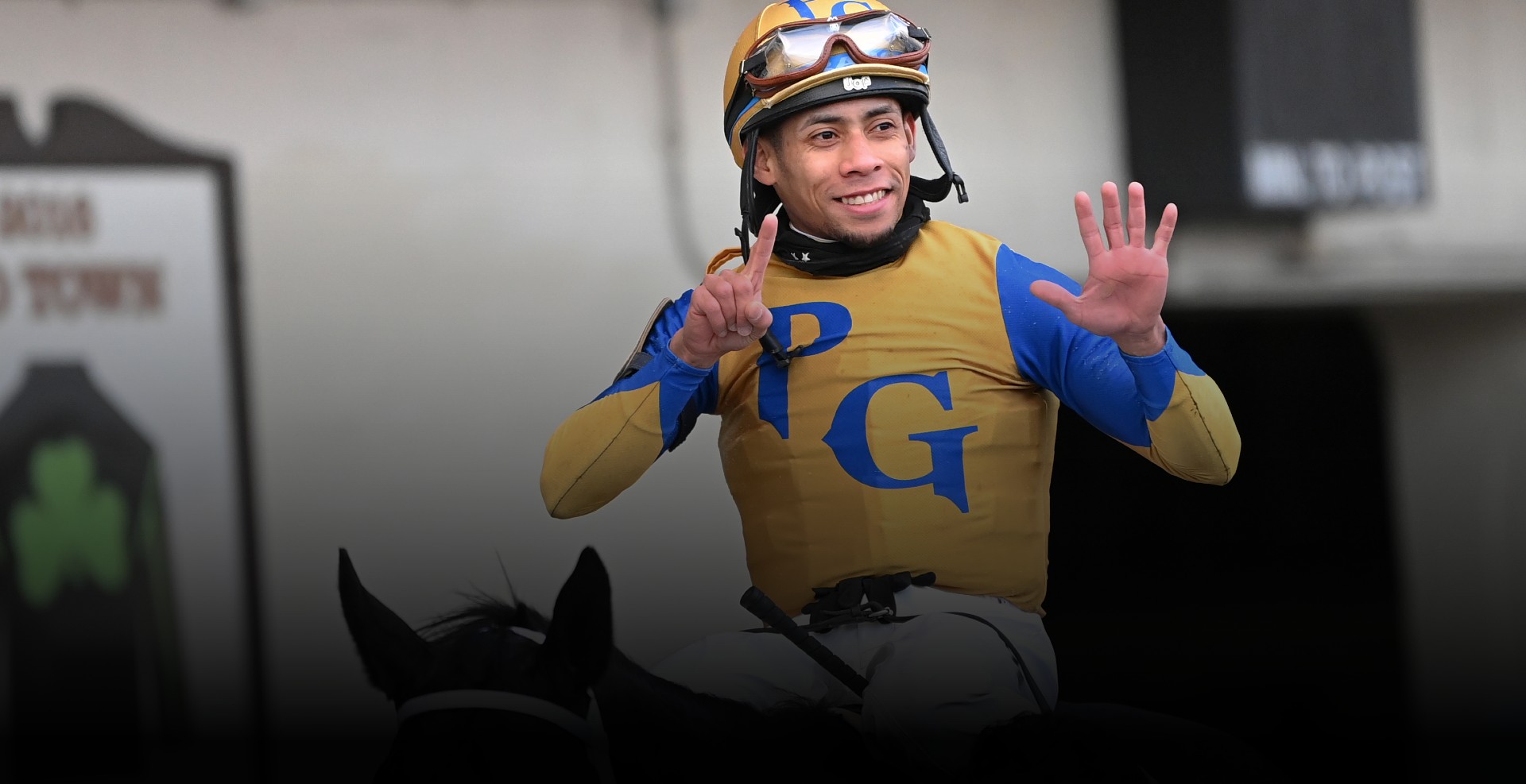 Aqu 23 Franco 6Wins Hero