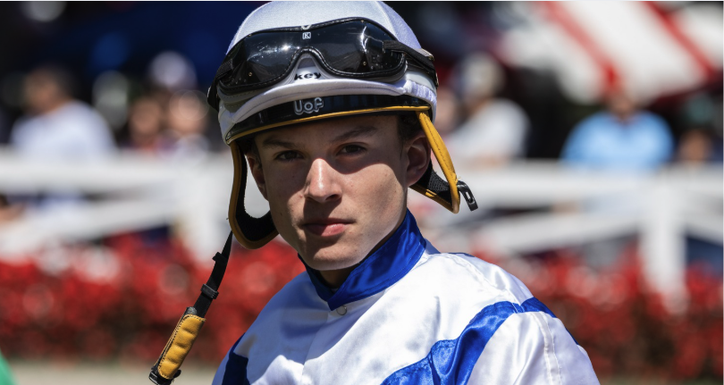 Christopher Elliott Headshot Ww